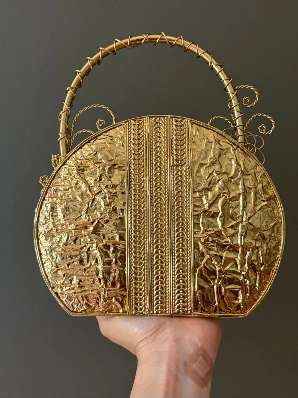 Handcrafted Iridescent Shell Circle Top-Handle Bag in White and Gold